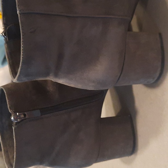 Lord & Taylor Grey Bootie S7 - Picture 6 of 6